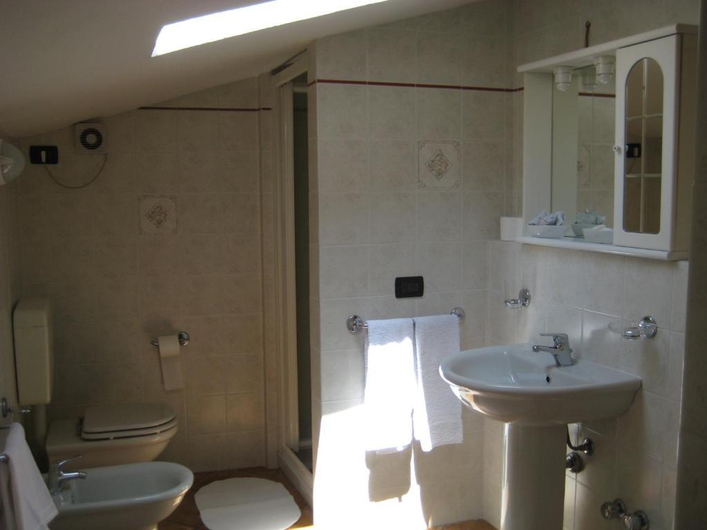 A Casa Da Franz Apartment Manerba del Garda Bilik gambar
